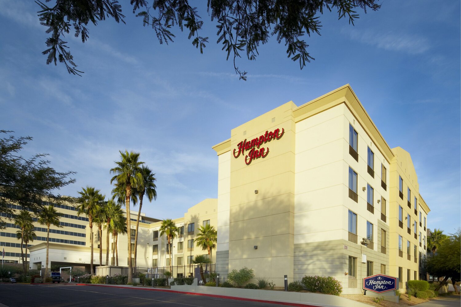 Phoenix Hampton Inn (Highland 43)